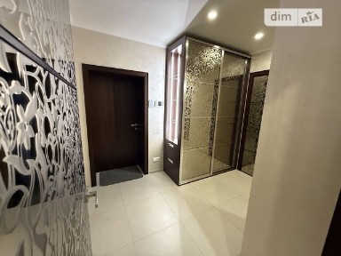 вулиця Левка Лук'яненка, мікрорайон Нагорний, район Соборний, Дніпро, вул. Левка Лук'яненка 16 • ID 33509123