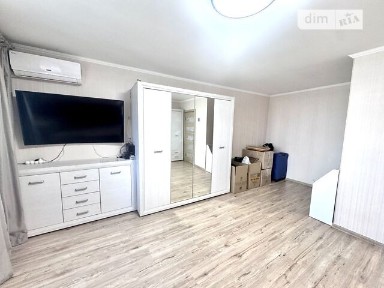 проспект Володимира Івасюка, мікрорайон Оболонь, район Оболонський, Київ, метро Оболонь, просп. Володимира Івасюка 15 • ID 33497548