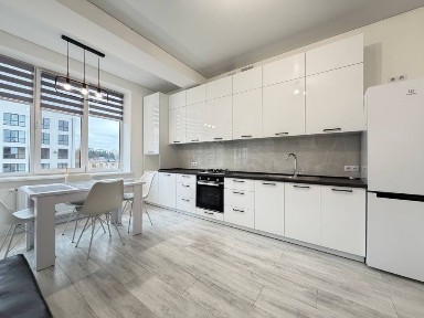 Рівне, Різдвяна 1-б 1-б