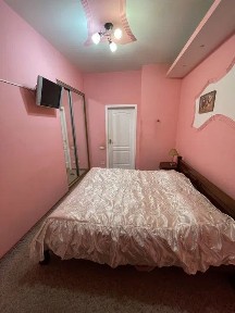 Продам 2к. квартиру м. Защитников Украины