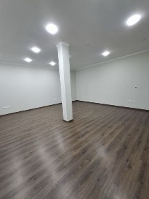 В продаже коммерческое помещение. 135 м. кв. Центр. Чкалова. Два входа