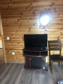 Здам будинок, в дийді є прохід до озера