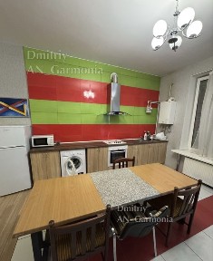 2-К Подол, Зеленый остров