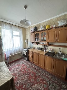 Продам 3-х кімнатну квартиру по вул. Чорних Запорожців /Новус