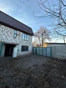 Продаж будинку на Сухоярській