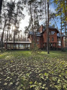 Продам просторный дом в Песчанке 450 м2