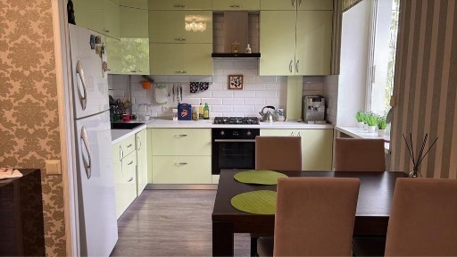 Продам квартиру в Олександрівському районі (тихий центр ) вул. Гоголя