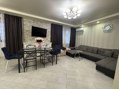 Оренда трикімнатна Буча Центр