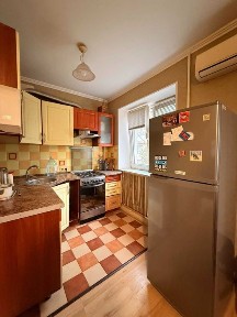 Продам перепланированную 3 комнатную на Парковой