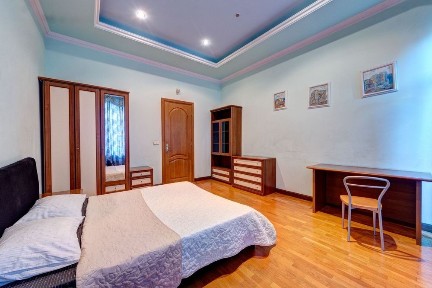 Вільна! Квартира подобово Майдан Хрещатик Лютеранська 3