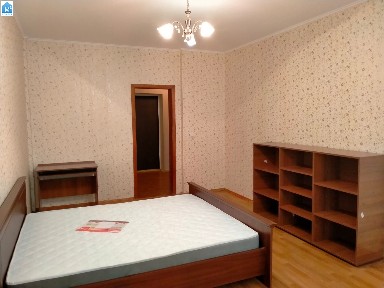 Київ, Деснянський р-н, вул. Кубанської України 33а