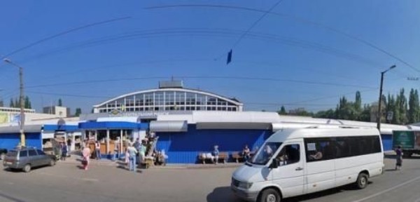 Продаю 1-й и 6-й ролет на 4 длинном вещевом ряду рынок Соцгорода