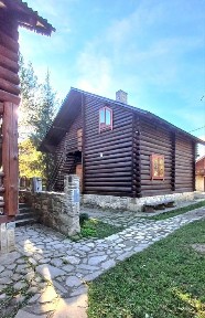 Котедж у Карпатах з чаном.