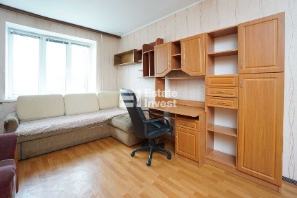 Продається 3-кімнатна квартира в гуртожитку в центрі Вишгорода