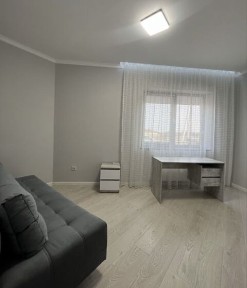 Продається одноповерховий дуплекс.