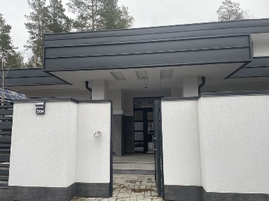 Продається сучасний котедж в Нових Петрівцях