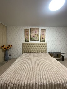 Здам 2 кімнатну квартиру подобово