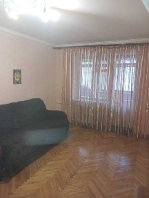 Гарна квартира, 15 хвилин пішки метро Вокзал, пр. Повітряних Сил.