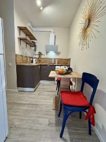 Киев, Некрасова ул., 10