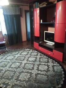 Тепла двокімнатна квартира на Подолі