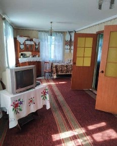 Продам будинок в селі Короченки 50 км від Житомира.