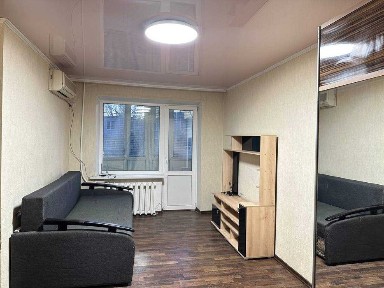 Здам 1 кімнатну в центрі 97 квартал