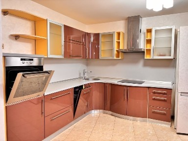 Київ, Дарницький, проспект Миколи Бажана 12