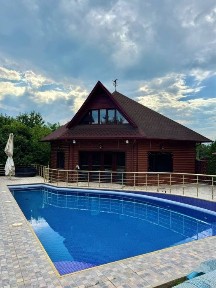 Продається розкішний будинок на вул. Спортивній