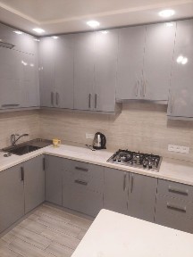 Сдам 3-комнатную квартиру с Гаражом Центр