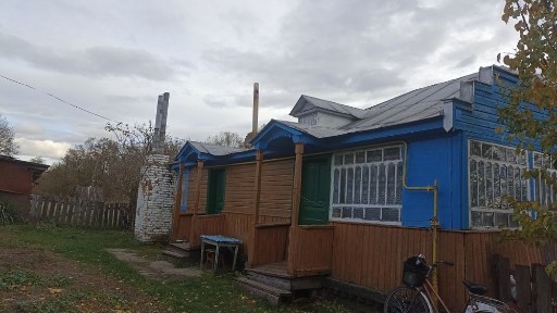 Гарний будинок біля річки с. Березна