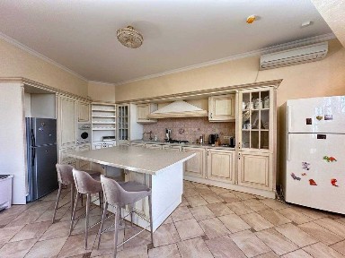 Долгосрочная аренда дома с бассейном в Совиньоне! Лучшая локация.