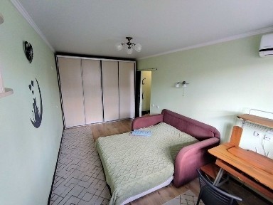 Однокімнатна квартира подобово в центрі