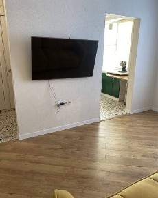 Двухкомнатная квартира на Холодной горе.