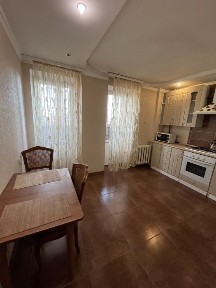 Оренда однокімнатної по вулиця Небесної Сотні