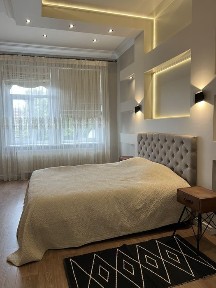 Продаж! Квартира з видом на драмтеатр - історичний центр міста