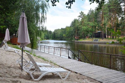 Оренда котеджу біля озера на Новий Рік (с. Мощун, є генератор)