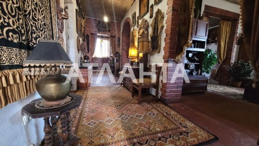 Будинок в Остриці