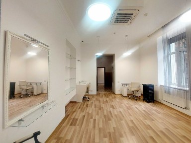 Продаж приміщення Братів Міхновських.