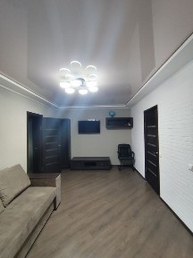 Продаж двокімнатної квартири в центрі міста