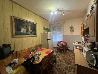 Здам в будинку 1 кімнату велику