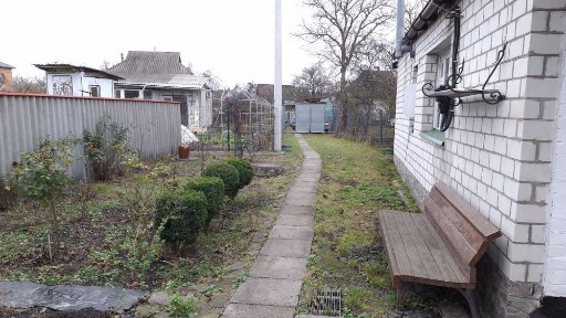 Продам затишний будинок, ідеальний для тихого, спокійного життя.