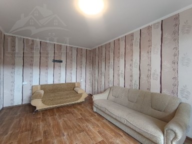 Продам 2-кімнатну квартиру на Харківській