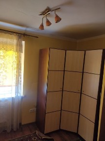 Продам двухкомнатную квартирув Кривом Роге на Юности с ремонтом