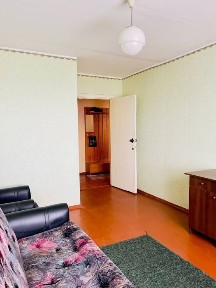 Продається 2-кімнатна квартира в районі ринку