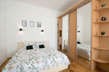 Подобово, погодинно. Комфортна квартира у центрі біля Оперного театру