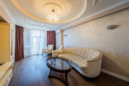 Продам 4 ком, Дмитриевская 75 с ремонтом Центр, Шевченковский