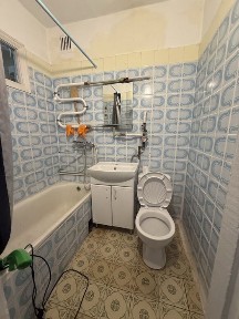 Продам однокімнатну центр міста