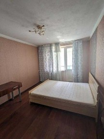 Продам 2-комнатную квартиру возле м. Алексеевская