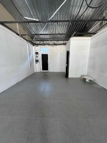 Фасадне приміщення біля пл. 700-річчя