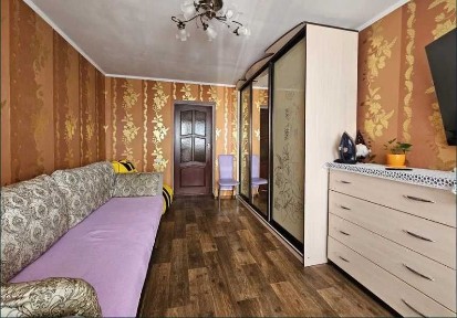 Продаж 2 кімнатної квартири в цегляному будинку